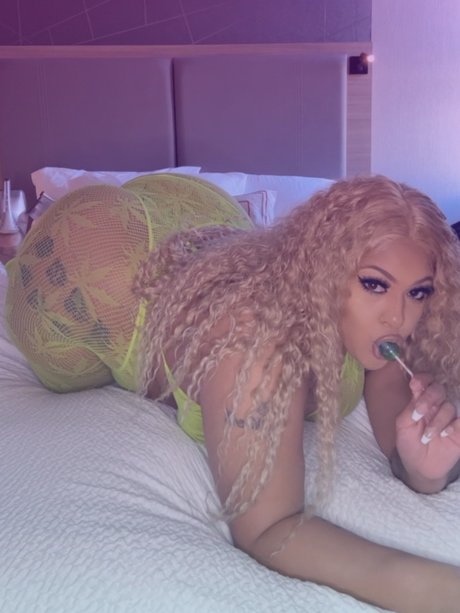 Naakte gelekte OnlyFans-foto van Msnunucakey