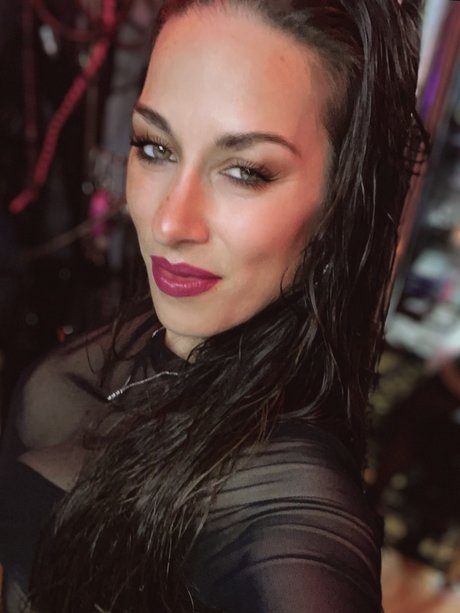 Naakte gelekte OnlyFans-foto van Ms Lady