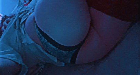 Naakte gelekte OnlyFans-foto van Mystie