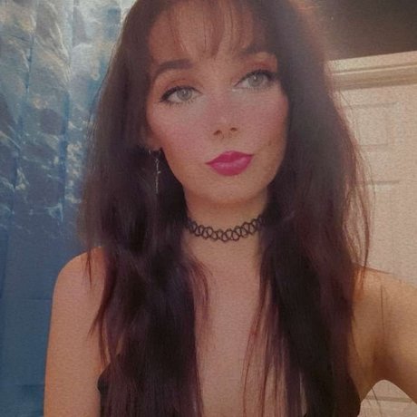 Naakte gelekte OnlyFans-foto van Mystic