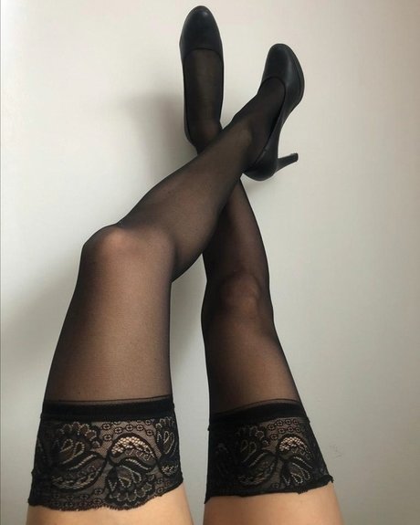 Naakte gelekte OnlyFans-foto van Mysterygirlaut