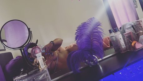 Naakte gelekte OnlyFans-foto van Karma Taylors Vip Page  Solo Only