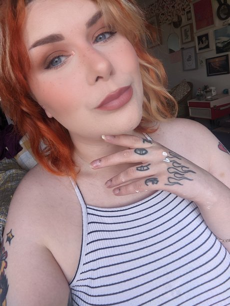 Naakte gelekte OnlyFans-foto van Dandy Whorehol