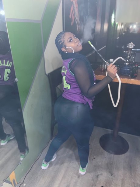 Naakte gelekte OnlyFans-foto van Plane Angel Jane