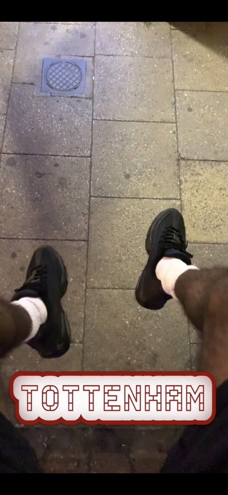 Naakte gelekte OnlyFans-foto van Myke Hunt Thebackblower