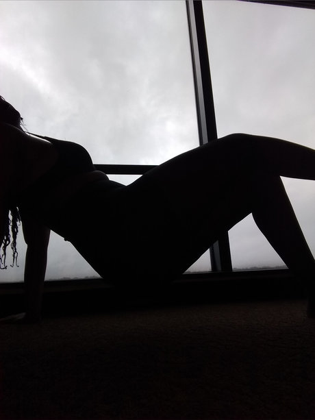 Naakte gelekte OnlyFans-foto van Damned Little Baby