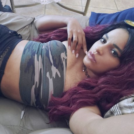 Naakte gelekte OnlyFans-foto van Koi