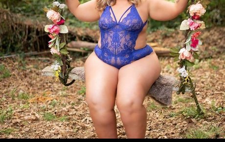 Naakte gelekte OnlyFans-foto van Curvybeauty5