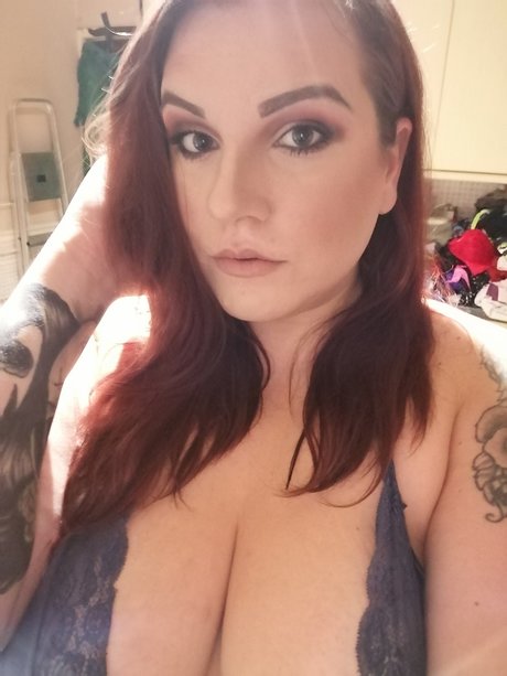 Naakte gelekte OnlyFans-foto van Callie Morgan