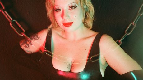 Domina Dolly St Cyr