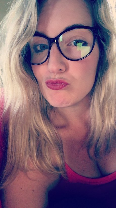 Naakte gelekte OnlyFans-foto van Curvycaligirlgonesouth