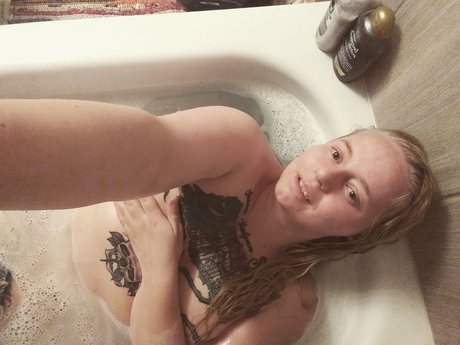 Naakte gelekte OnlyFans-foto van Sierra Smith