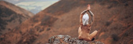 Naakte gelekte OnlyFans-foto van Naked Fishergirl