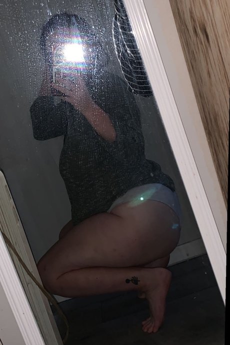 Naakte gelekte OnlyFans-foto van Queen Victoria