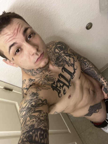 Naakte gelekte OnlyFans-foto van Dustin