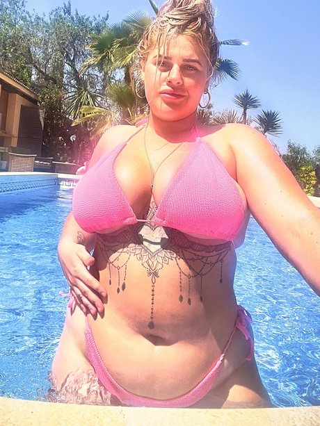 Naakte gelekte OnlyFans-foto van Louise98