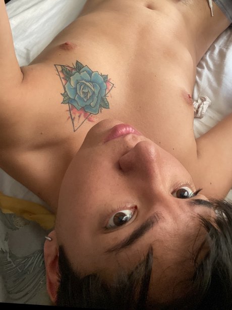 Naakte gelekte OnlyFans-foto van Danielpop19