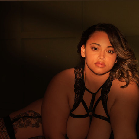 Naakte gelekte OnlyFans-foto van Desired Toia