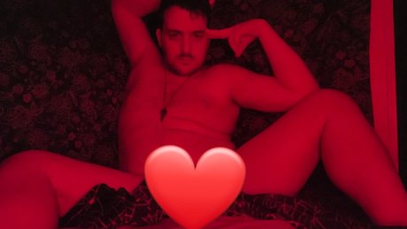 Naakte gelekte OnlyFans-foto van Dark Ritual Bear