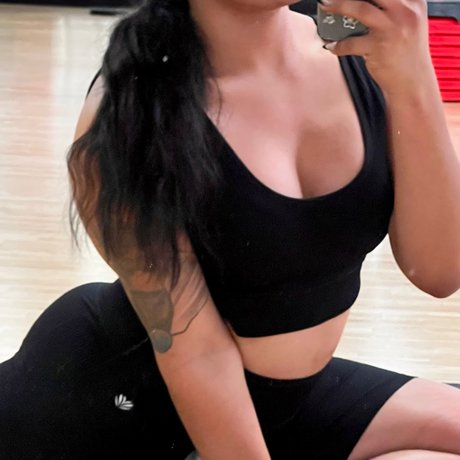 Naakte gelekte OnlyFans-foto van Enigmadoll