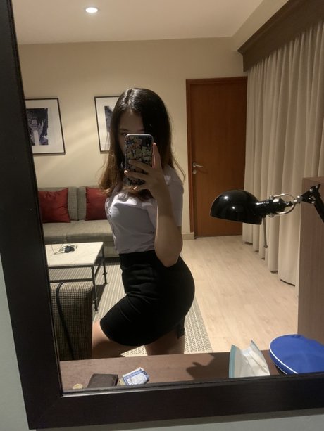 Naakte gelekte OnlyFans-foto van Mywife1999 Exclusive