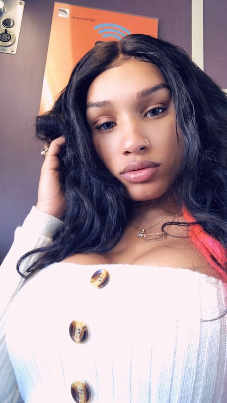 Naakte gelekte OnlyFans-foto van Queen