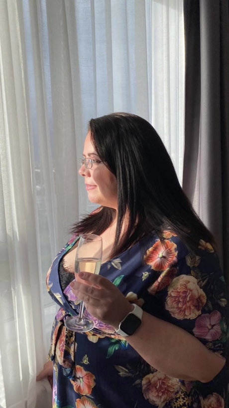 Naakte gelekte OnlyFans-foto van Your Sexy Lady