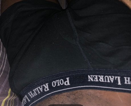 Naakte gelekte OnlyFans-foto van Dusse Da P Monster
