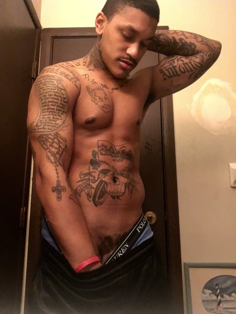Naakte gelekte OnlyFans-foto van Freakyazzbambam