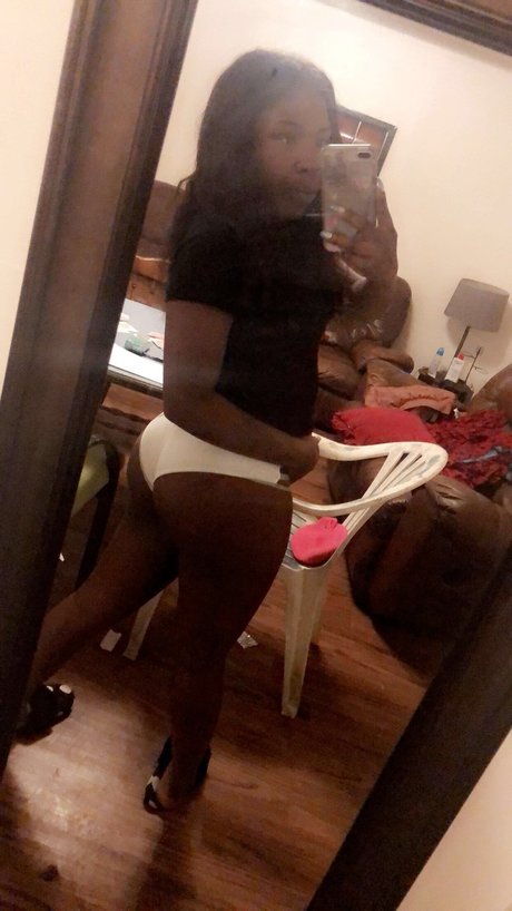 Naakte gelekte OnlyFans-foto van Marii