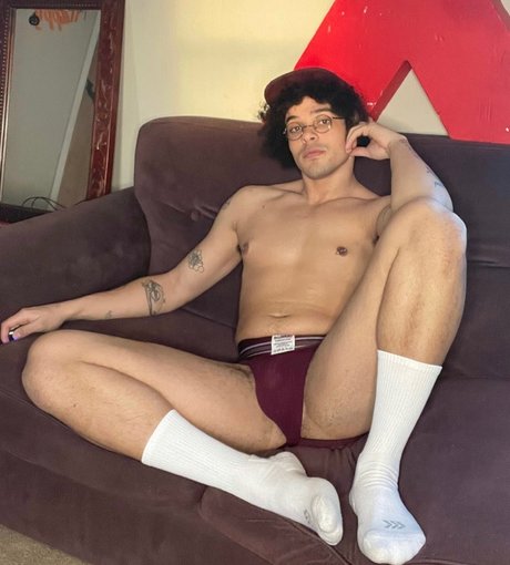 Naakte gelekte OnlyFans-foto van Willi