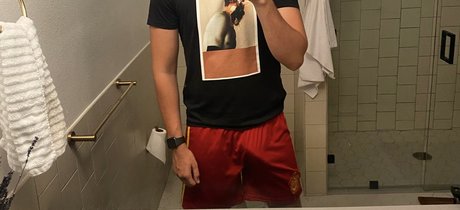 Naakte gelekte OnlyFans-foto van Gay Massage By Jay M4m
