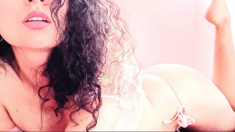 Naakte gelekte OnlyFans-foto van Colombian Bunny