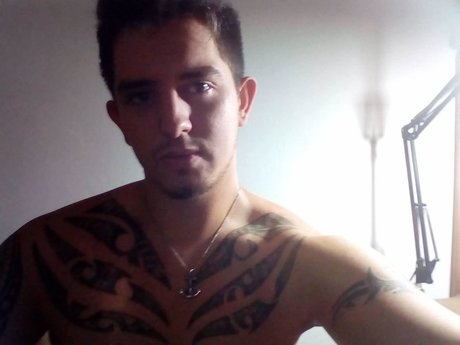 Naakte gelekte OnlyFans-foto van Michael