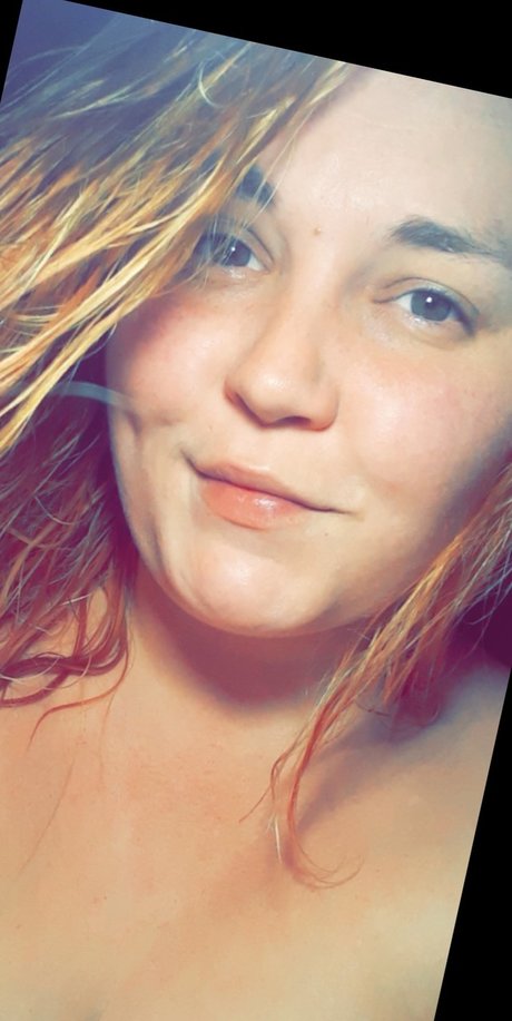 Naakte gelekte OnlyFans-foto van Loveless Cherry