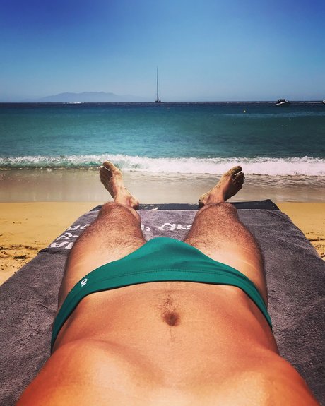 Naakte gelekte OnlyFans-foto van Dji
