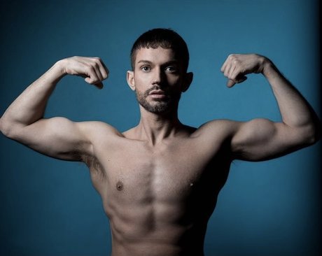 Naakte gelekte OnlyFans-foto van Dale Kuda