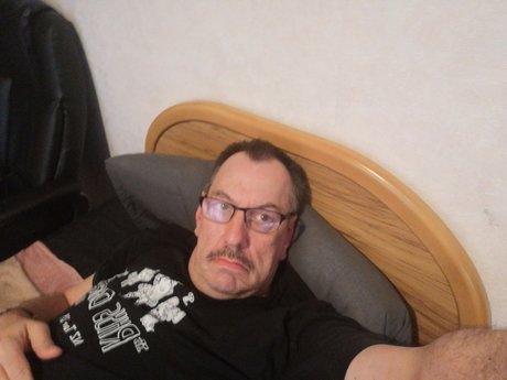 Naakte gelekte OnlyFans-foto van Darren