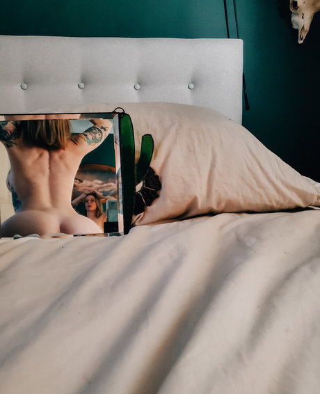 Naakte gelekte OnlyFans-foto van Miss Amber