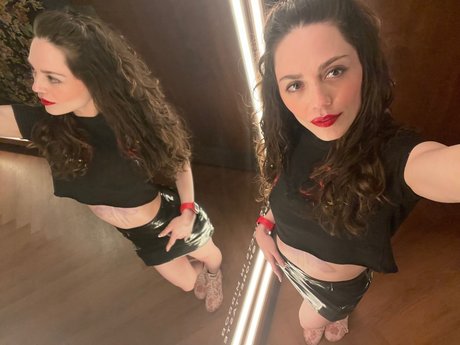 Naakte gelekte OnlyFans-foto van  Baby