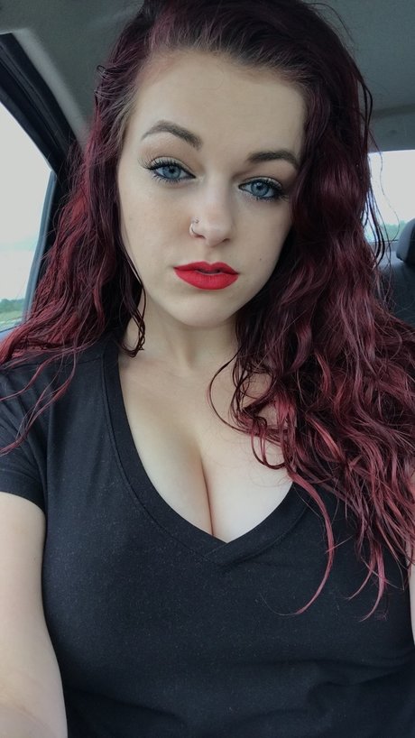 Naakte gelekte OnlyFans-foto van Chanel
