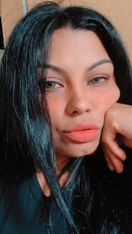 Naakte gelekte OnlyFans-foto van Natasha Cristal