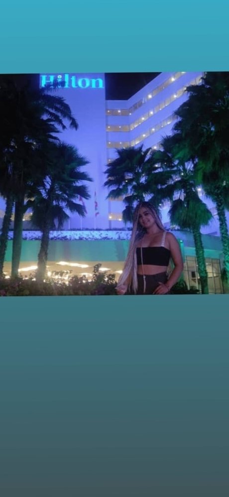 Naakte gelekte OnlyFans-foto van Natalia