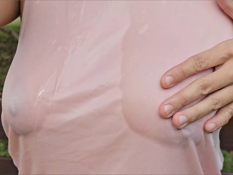Naakte gelekte OnlyFans-foto van Full Access Ms Food And Boobs