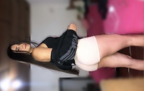 Naakte gelekte OnlyFans-foto van Natalia Cardona 