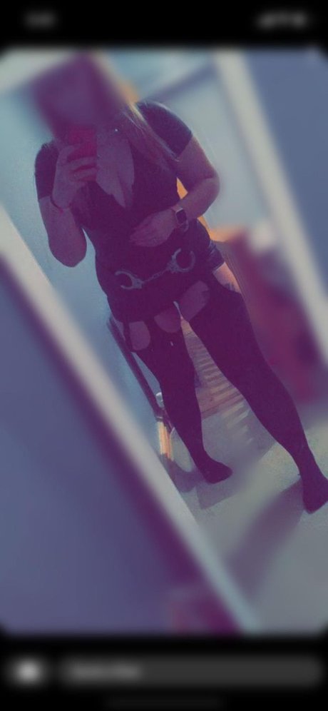 Naakte gelekte OnlyFans-foto van Curvygirl2022