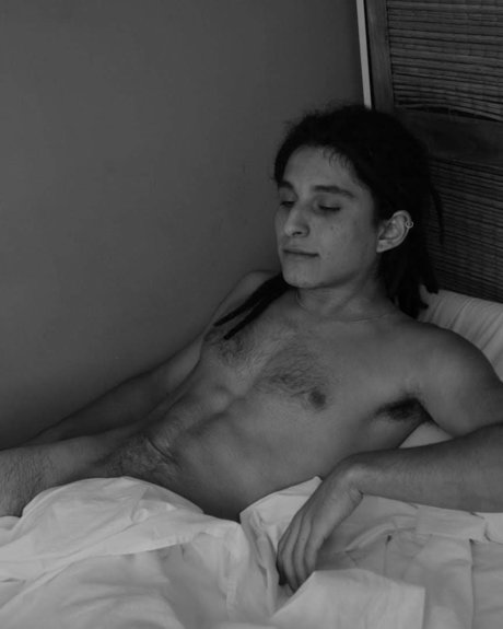 Naakte gelekte OnlyFans-foto van Cain