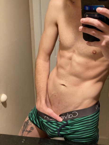 Naakte gelekte OnlyFans-foto van Chris