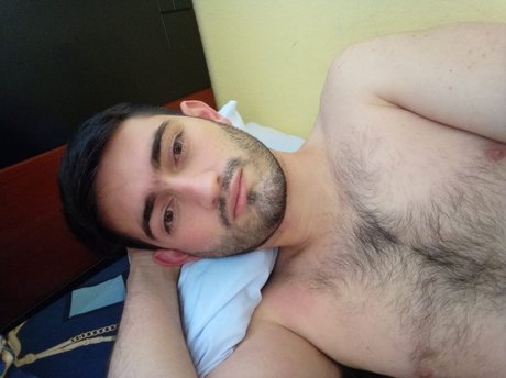 Naakte gelekte OnlyFans-foto van Chris Arr