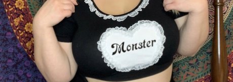 Naakte gelekte OnlyFans-foto van Curvywonderland